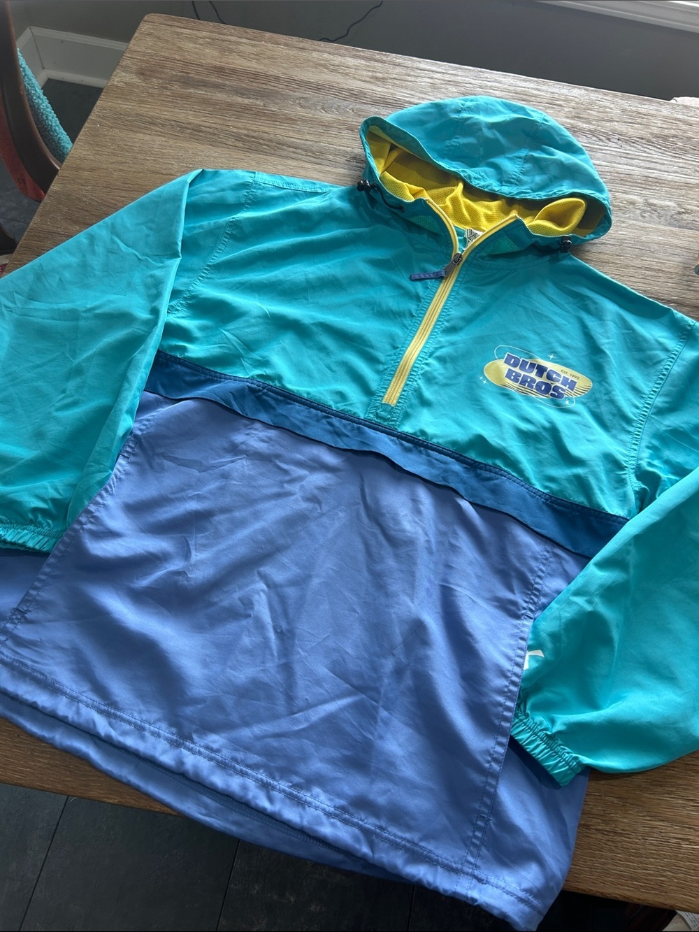 ✌️Dutch Bros Teal, Blue & Yellow Hooded Pullover M